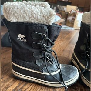 Sorel Black Winter Boots with Fur Lining